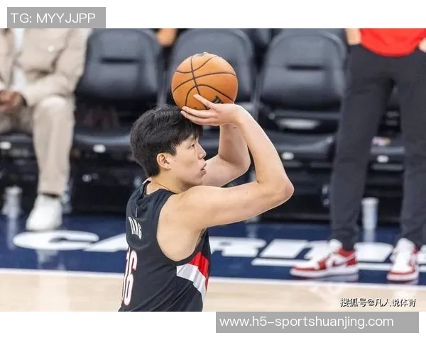 开拓者全新城市版球衣发布杨瀚森与三位队友共同亮相展示风采 开拓者全新城市版球衣发布杨瀚森与三位队友共同亮相展示风采